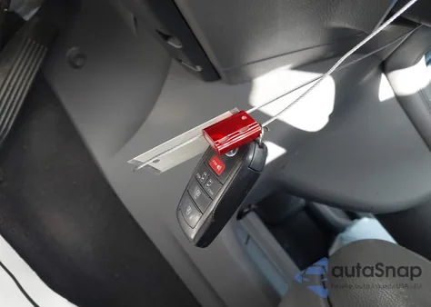 2021 Toyota Sienna Le z USA, uszkodzony, nr VIN 5TDKRKEC5MS014668